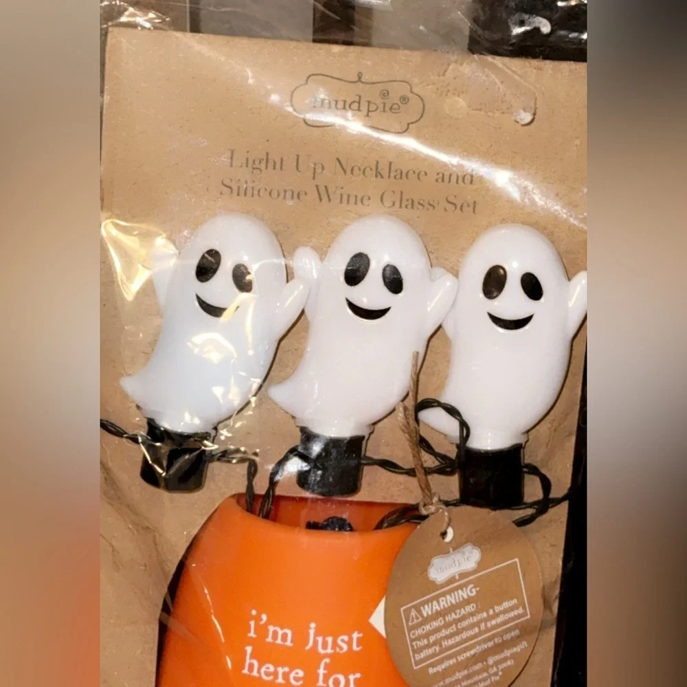 NWT MUD PIE Gifts Halloween Ghost Light-Up Necklace 🍷 Glass HERE FOR THE BOOS